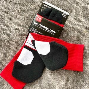 New with tags UNDER ARMOR “UNRIVALED”  crew socks